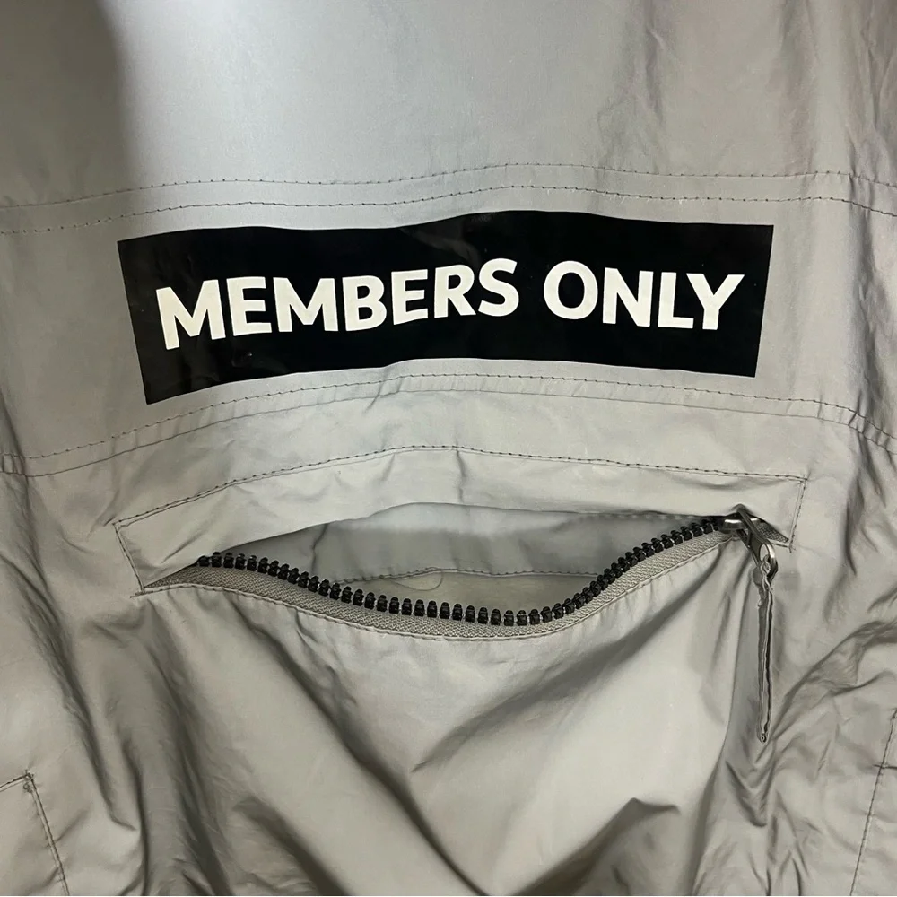 Members Only Space Suit Silver Reflective Pullover Windbreaker Hoodie Size M